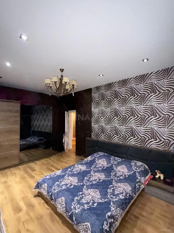 Satılır 3 otaqlı mənzil 134 m²