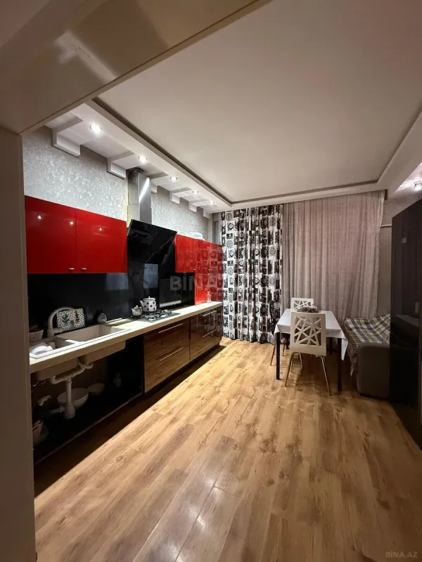 Satılır 3 otaqlı mənzil 134 m²
