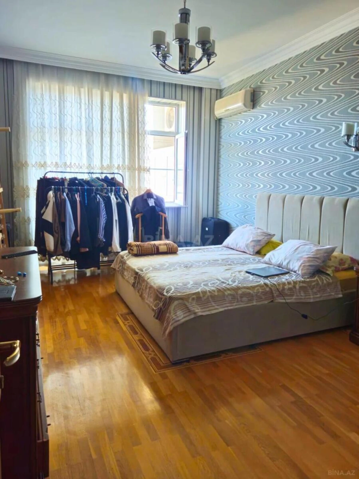 Satılır 3 otaqlı mənzil 160 m²