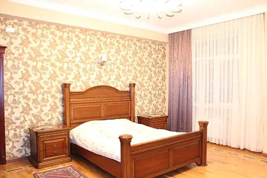 Satılır 3 otaqlı mənzil 160 m²