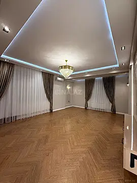 Satılır 3 otaqlı mənzil 132 m²