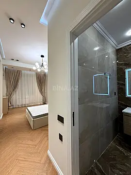 Satılır 3 otaqlı mənzil 132 m²