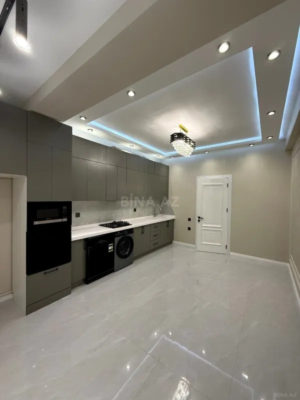 Satılır 3 otaqlı mənzil 132 m²