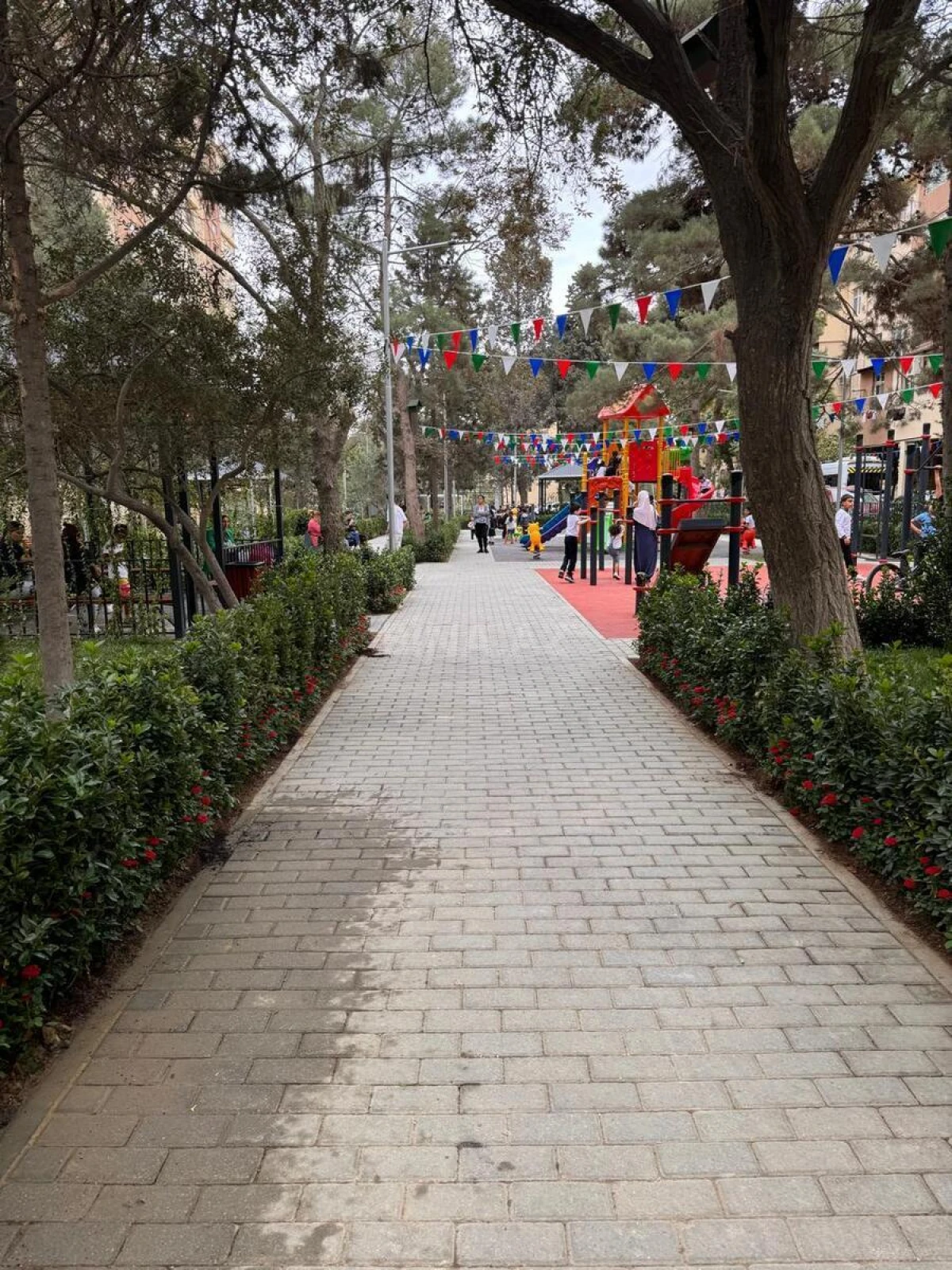 Satılır 2 otaqlı mənzil 65 m²