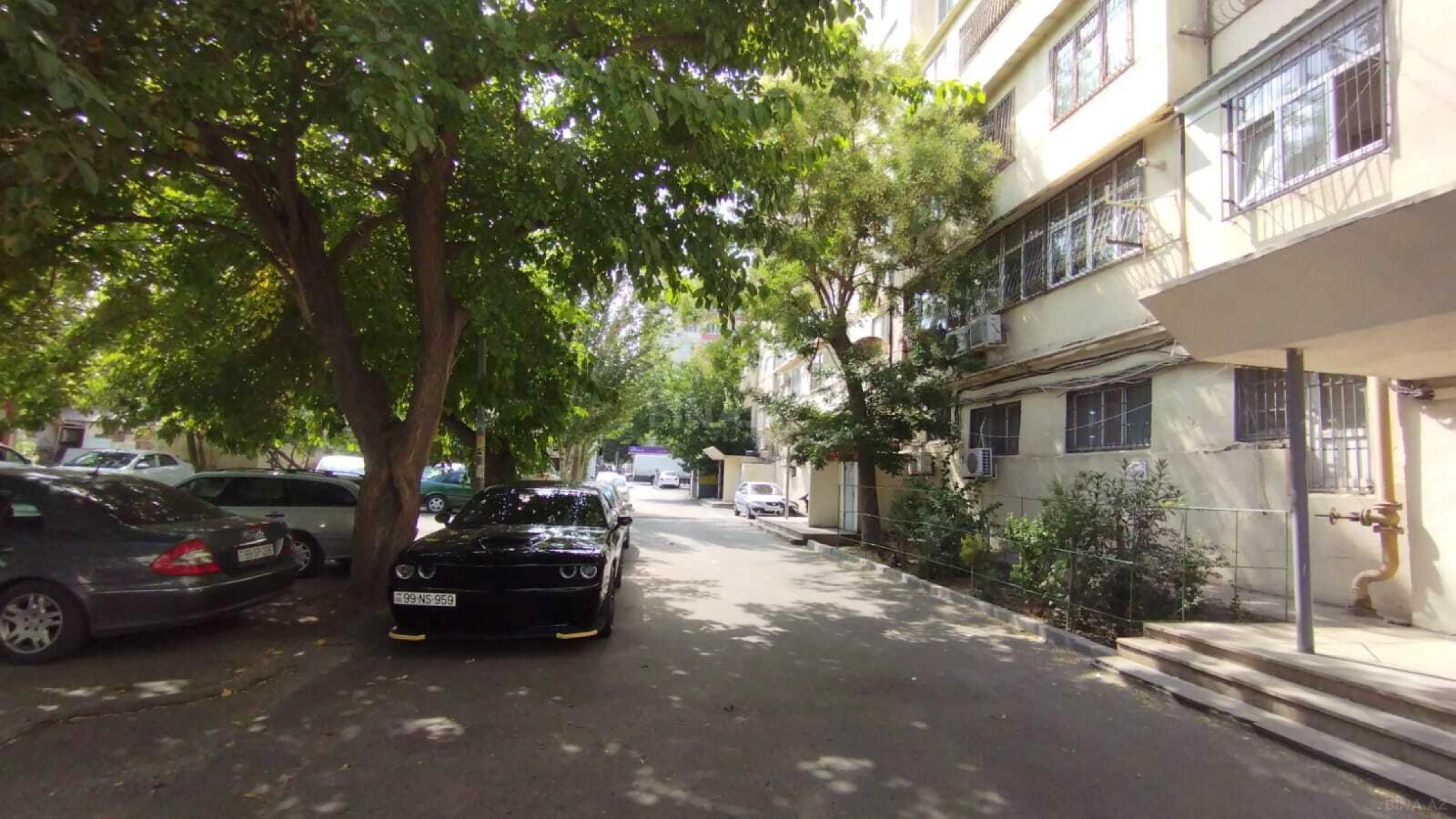 Satılır 5 otaqlı mənzil 115 m²