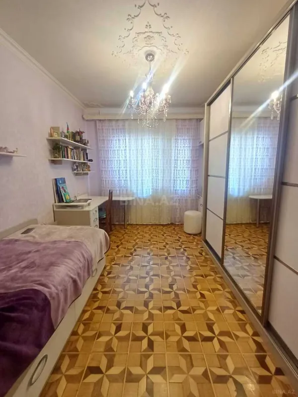 Satılır 5 otaqlı mənzil 115 m²