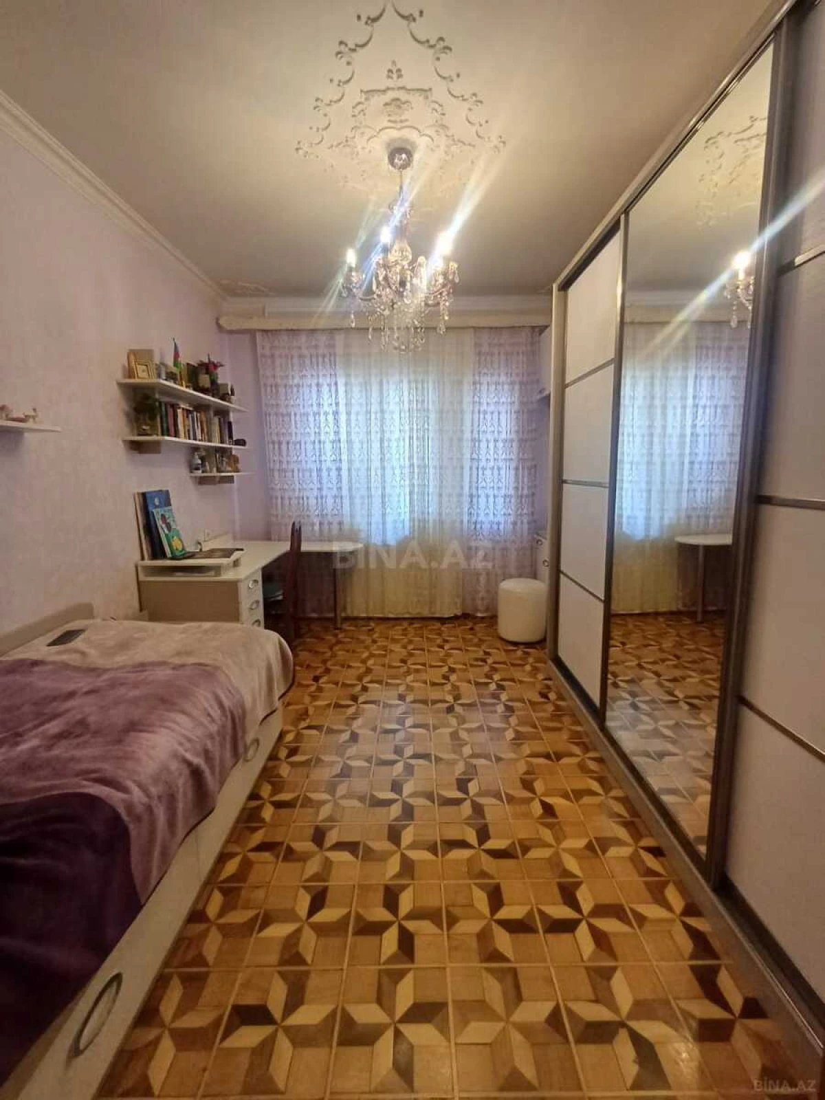 Satılır 5 otaqlı mənzil 115 m²