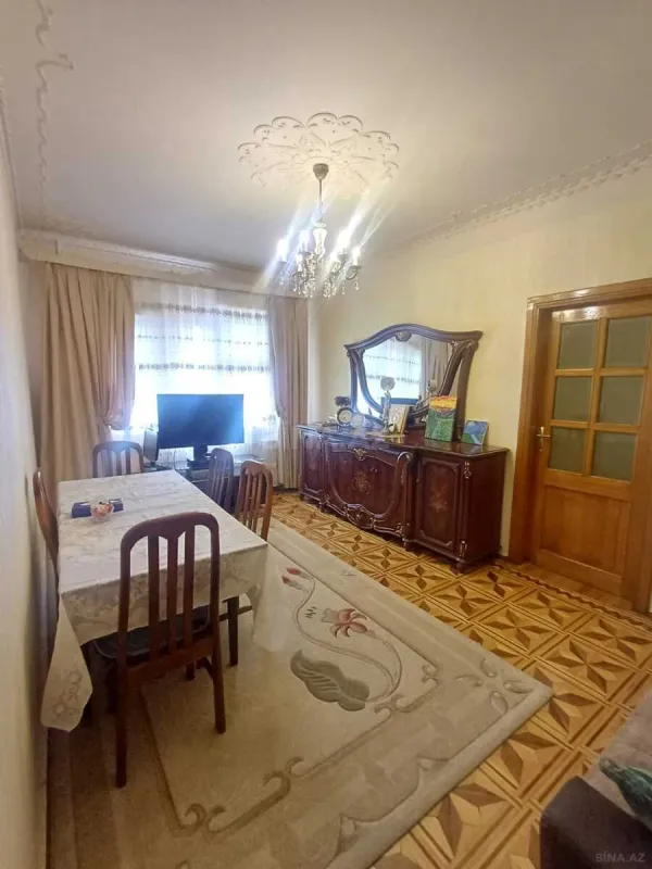 Satılır 5 otaqlı mənzil 115 m²