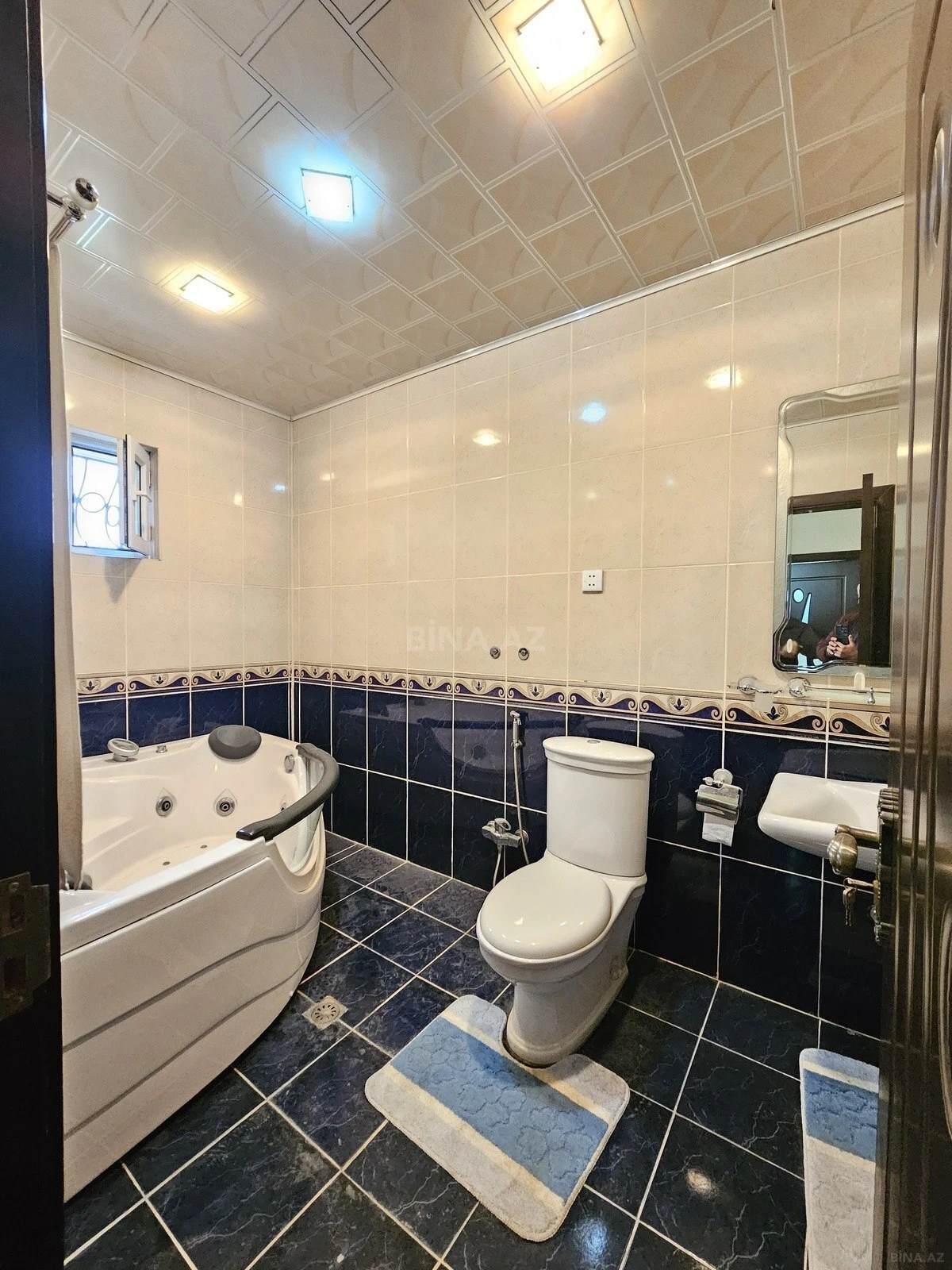 Satılır 5 otaqlı həyət evi 190 m²