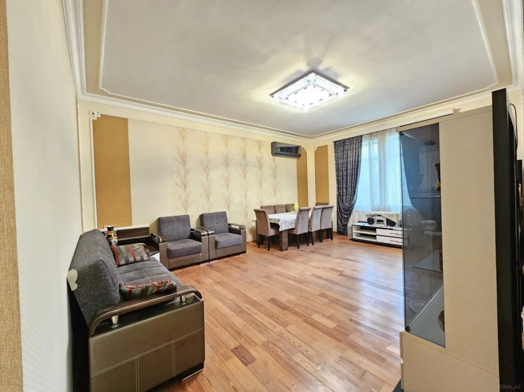 Satılır 5 otaqlı həyət evi 190 m²