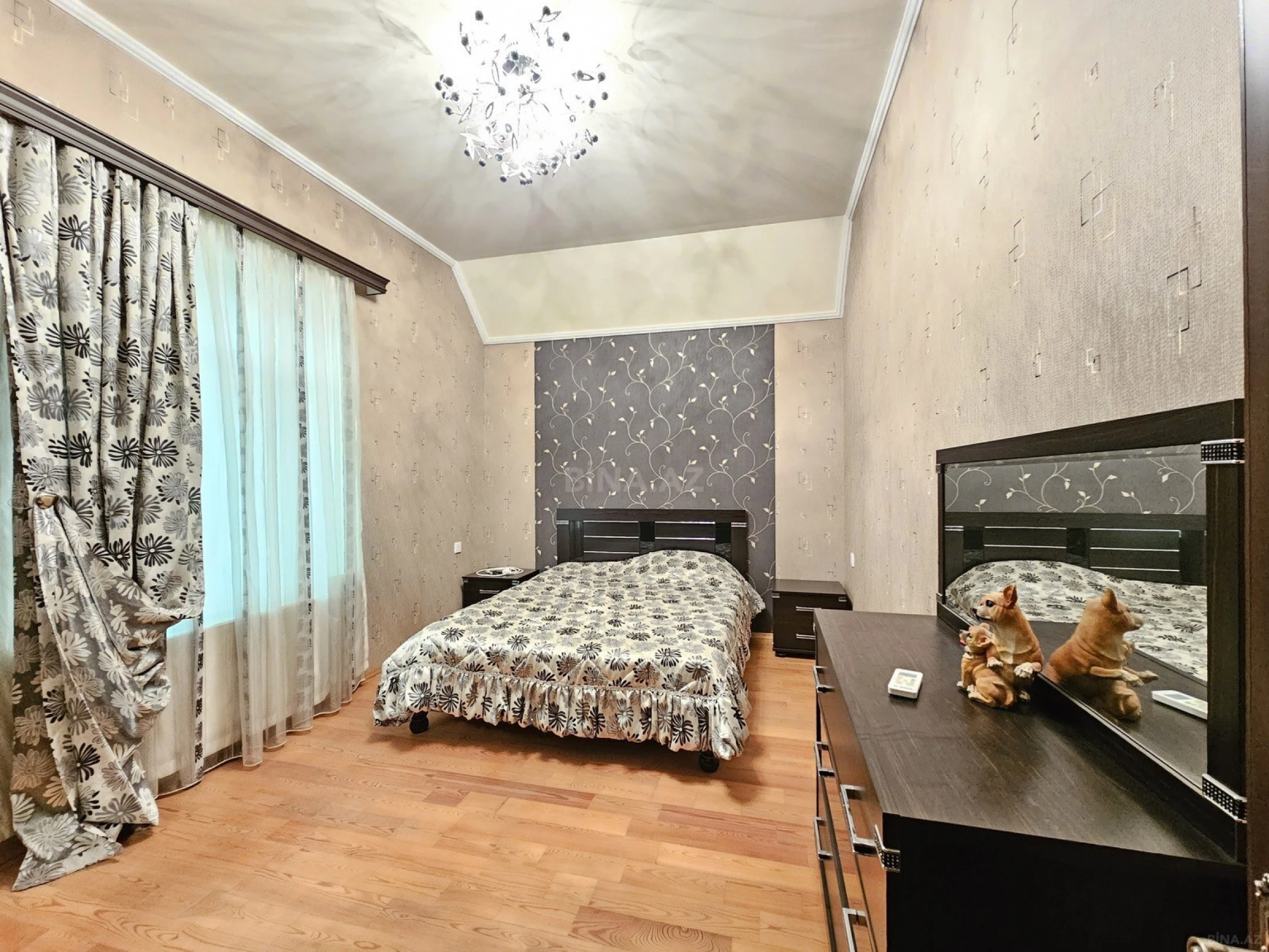 Satılır 5 otaqlı həyət evi 190 m²
