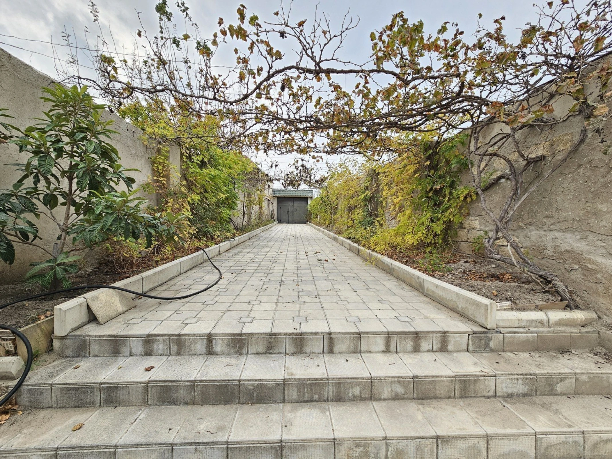 Satılır 5 otaqlı həyət evi 190 m²