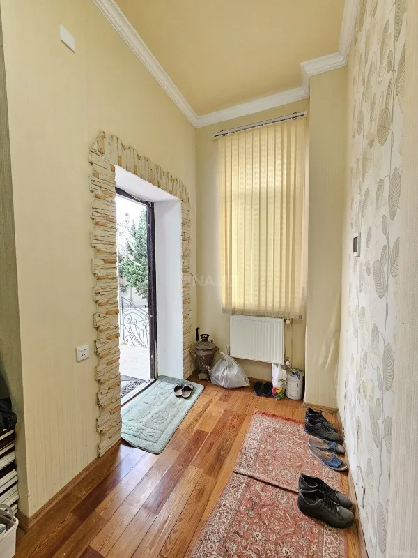 Satılır 5 otaqlı həyət evi 190 m²