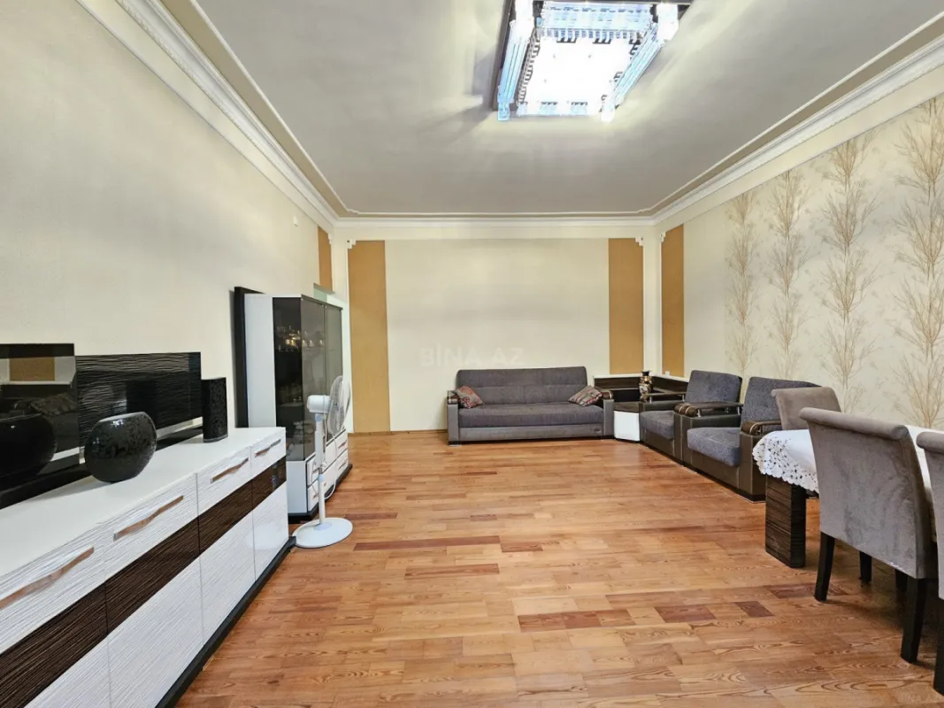 Satılır 5 otaqlı həyət evi 190 m²