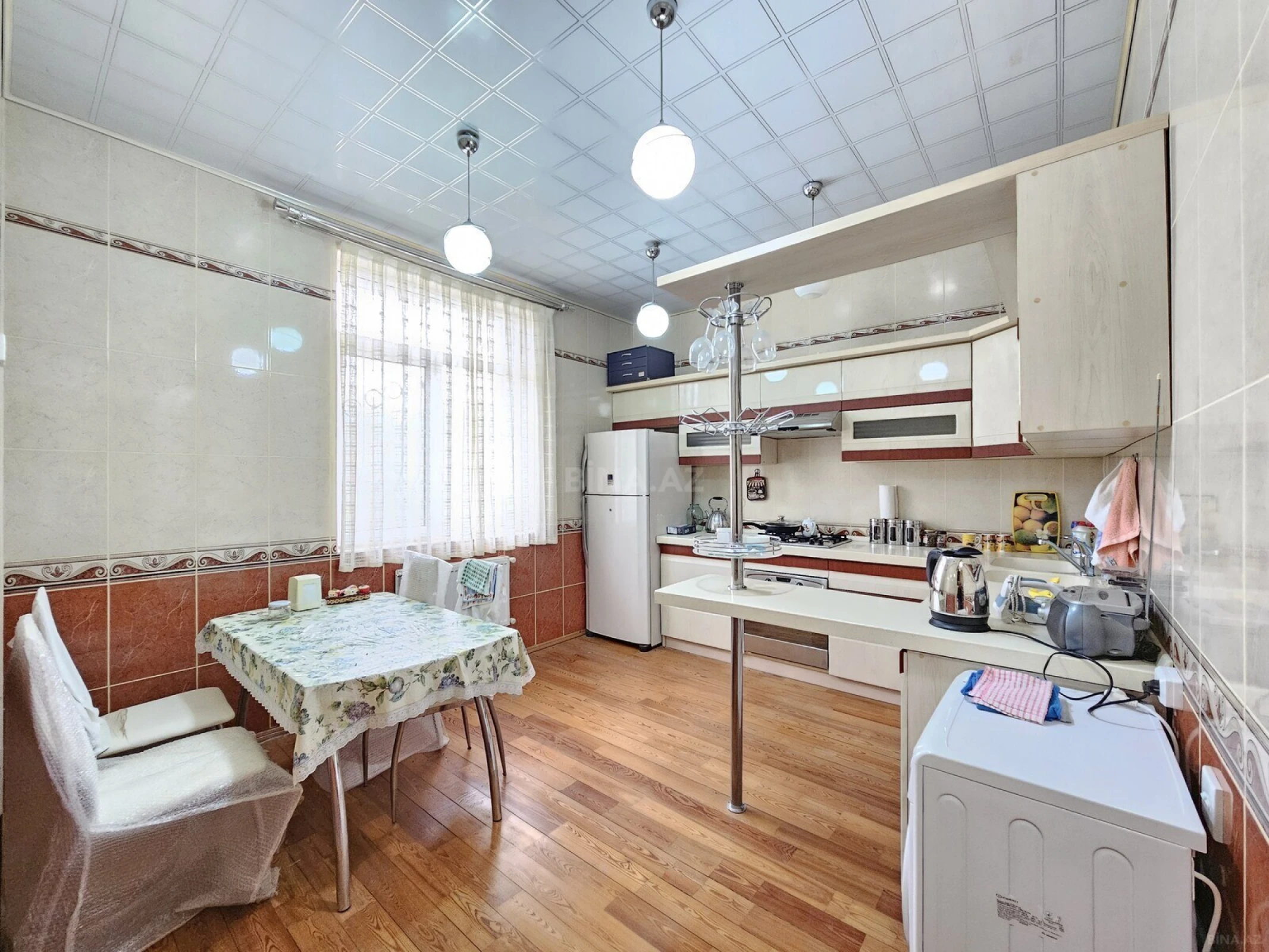 Satılır 5 otaqlı həyət evi 190 m²