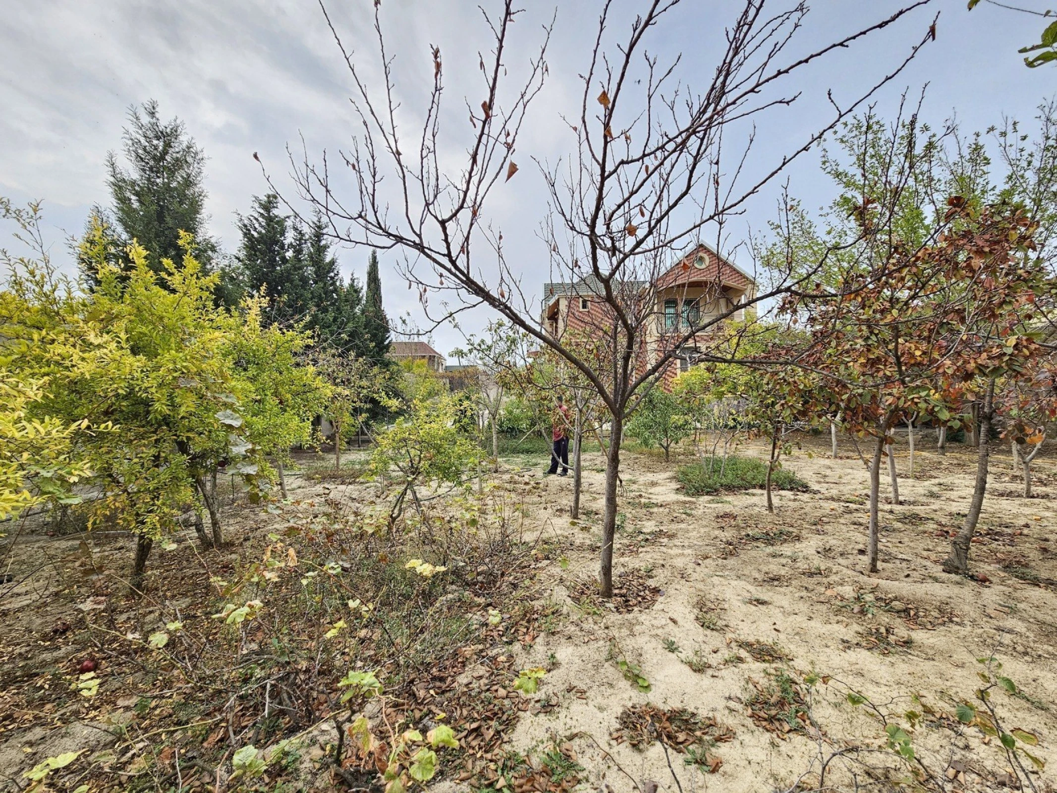 Satılır 5 otaqlı həyət evi 190 m²