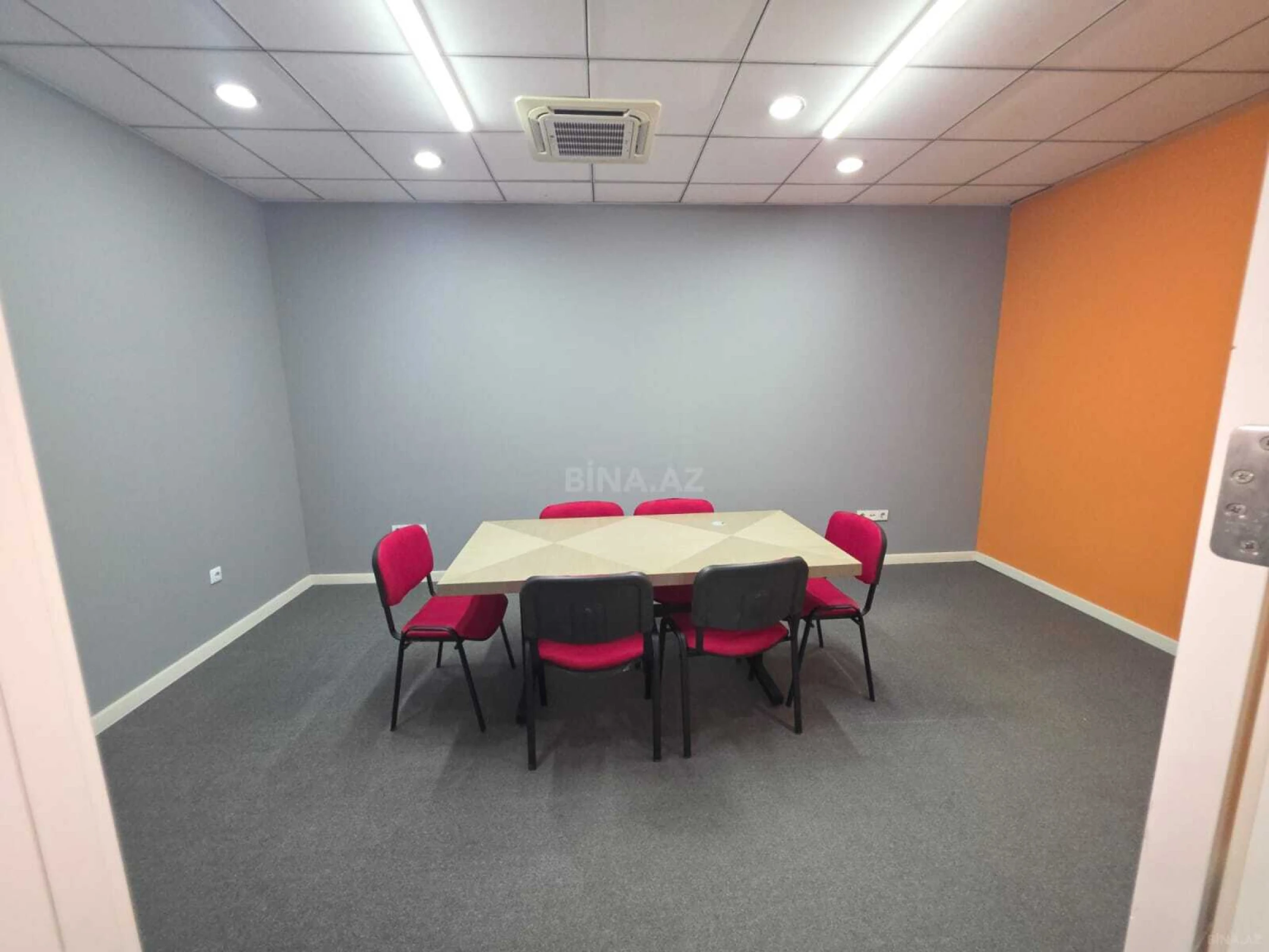 Kirayə verilir 4 otaqlı ofis 180 m²