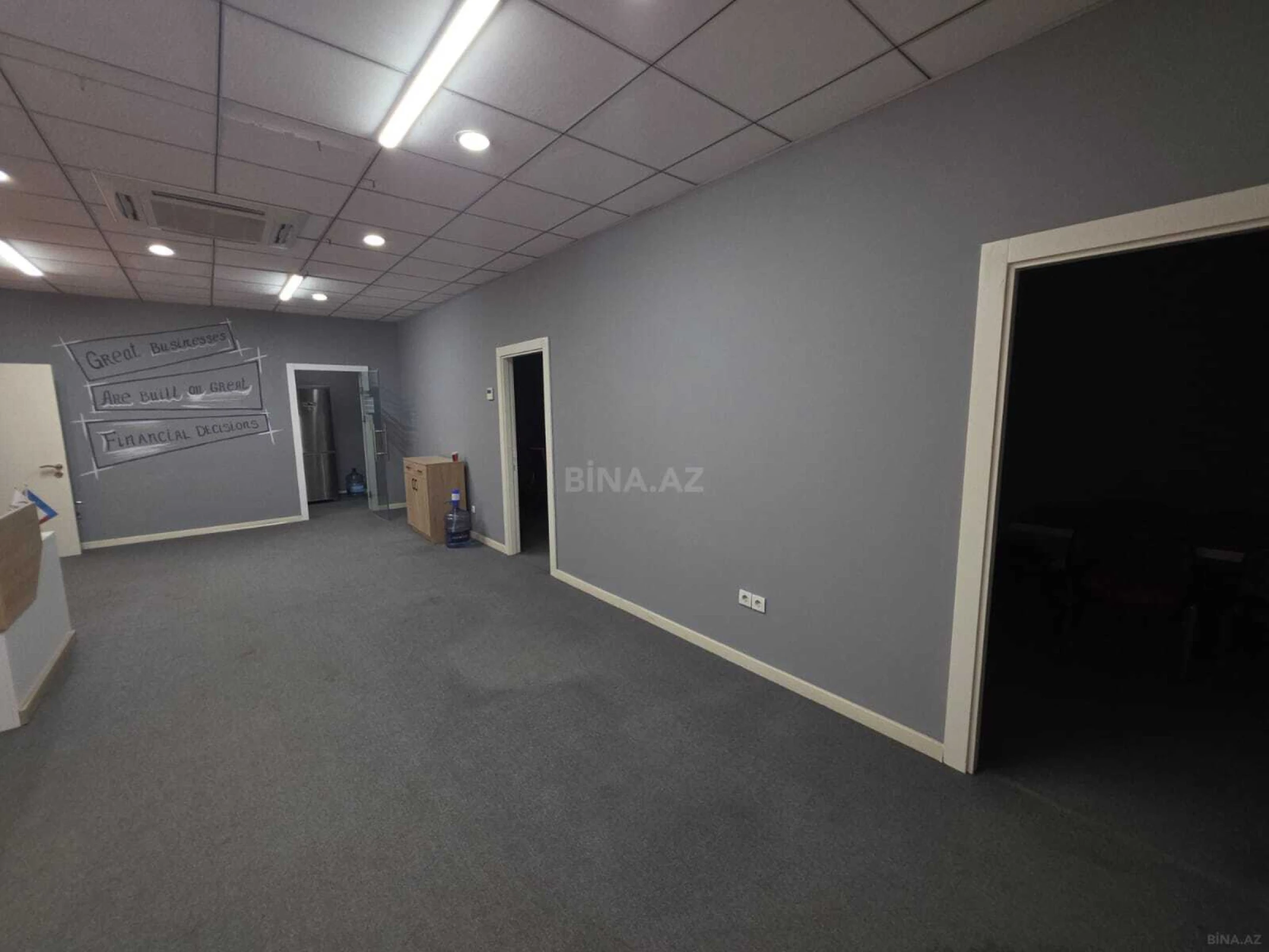 Kirayə verilir 4 otaqlı ofis 180 m²