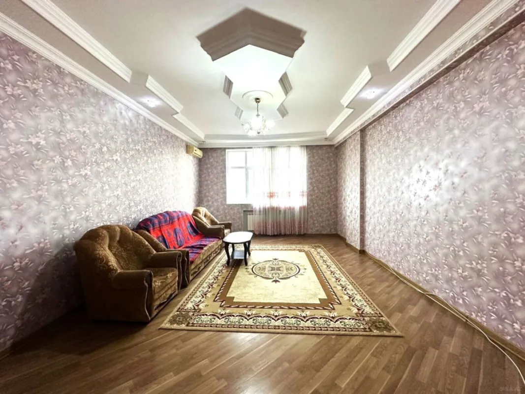 Satılır 3 otaqlı mənzil 120 m²