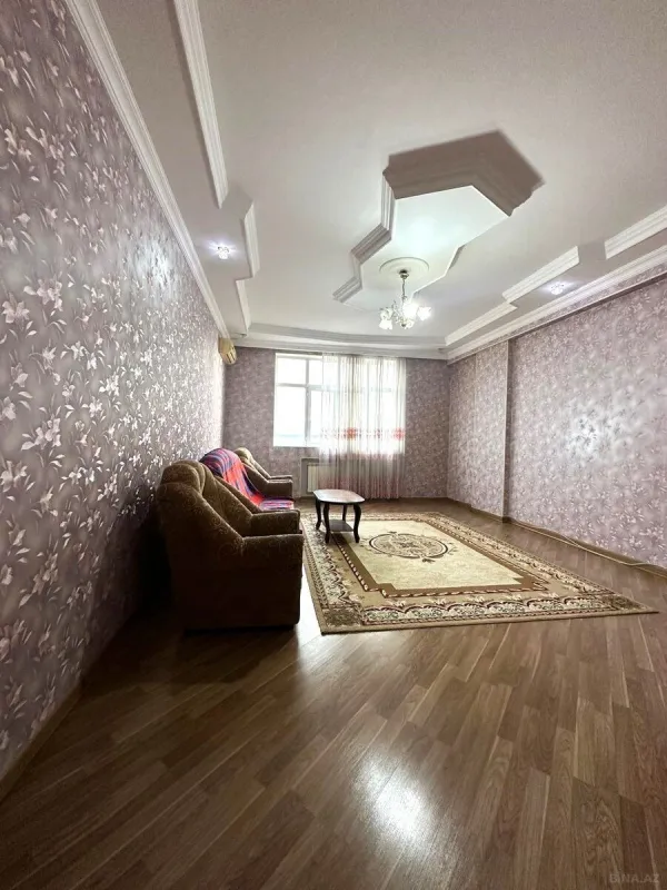 Satılır 3 otaqlı mənzil 120 m²