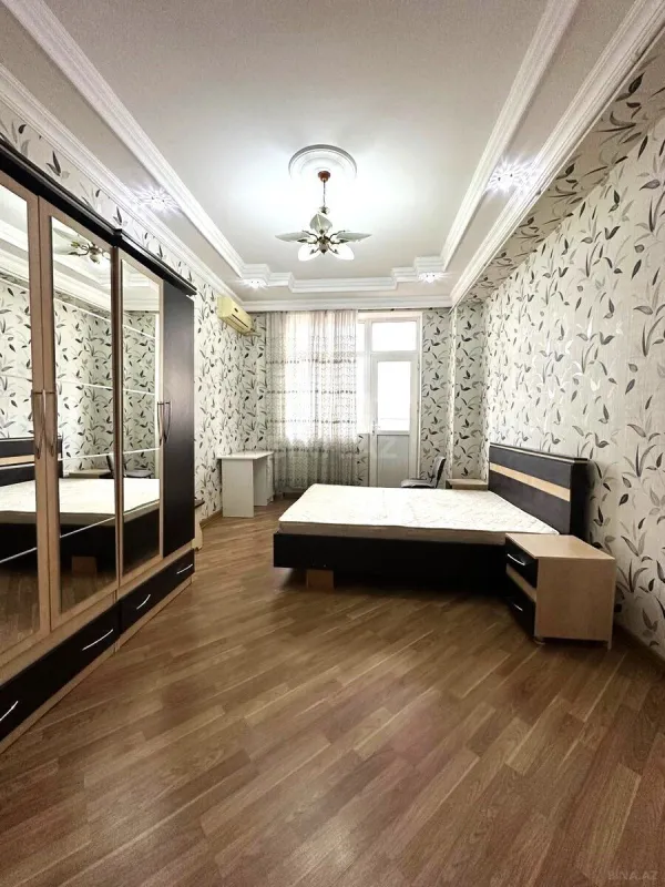 Satılır 3 otaqlı mənzil 120 m²