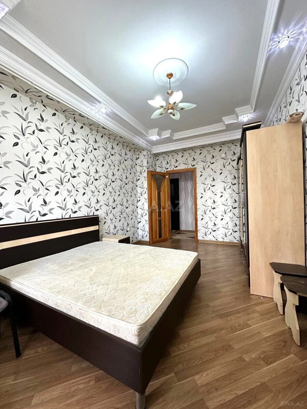 Satılır 3 otaqlı mənzil 120 m²
