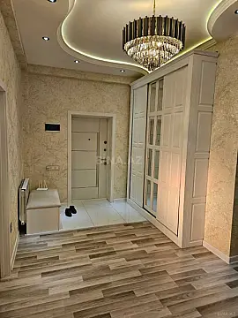 Satılır 3 otaqlı mənzil 137 m²