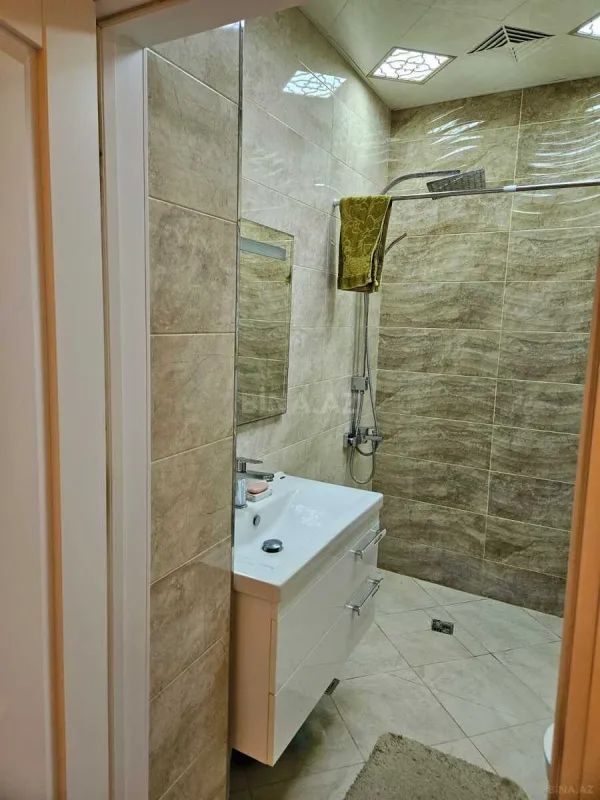 Satılır 3 otaqlı mənzil 137 m²