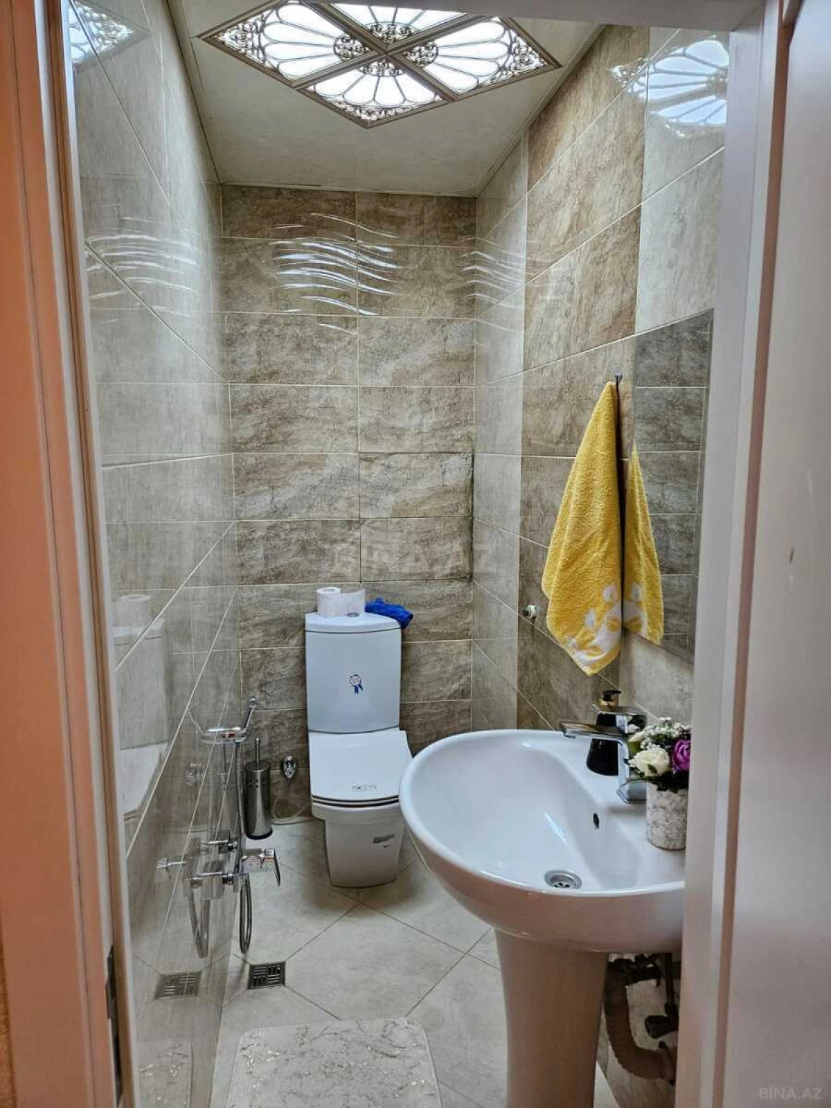 Satılır 3 otaqlı mənzil 137 m²