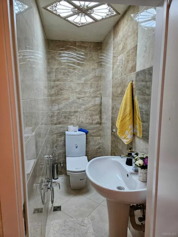 Satılır 3 otaqlı mənzil 137 m²