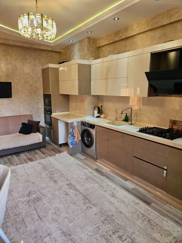 Satılır 3 otaqlı mənzil 137 m²