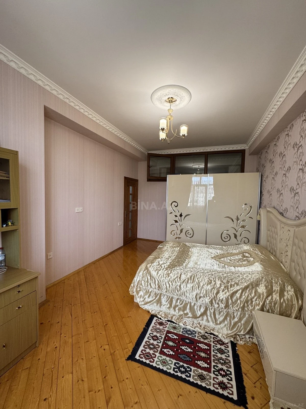 Satılır 3 otaqlı mənzil 95 m²