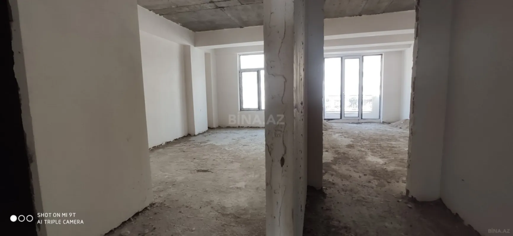 Satılır 3 otaqlı mənzil 121 m²