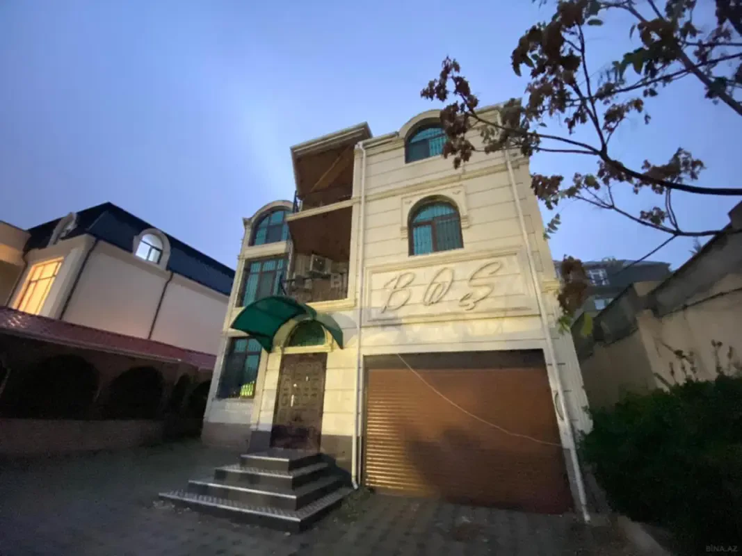 Satılır 7 otaqlı həyət evi 300 m²