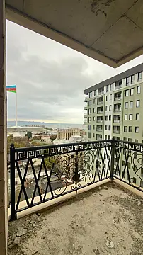 Satılır 4 otaqlı mənzil 185 m²