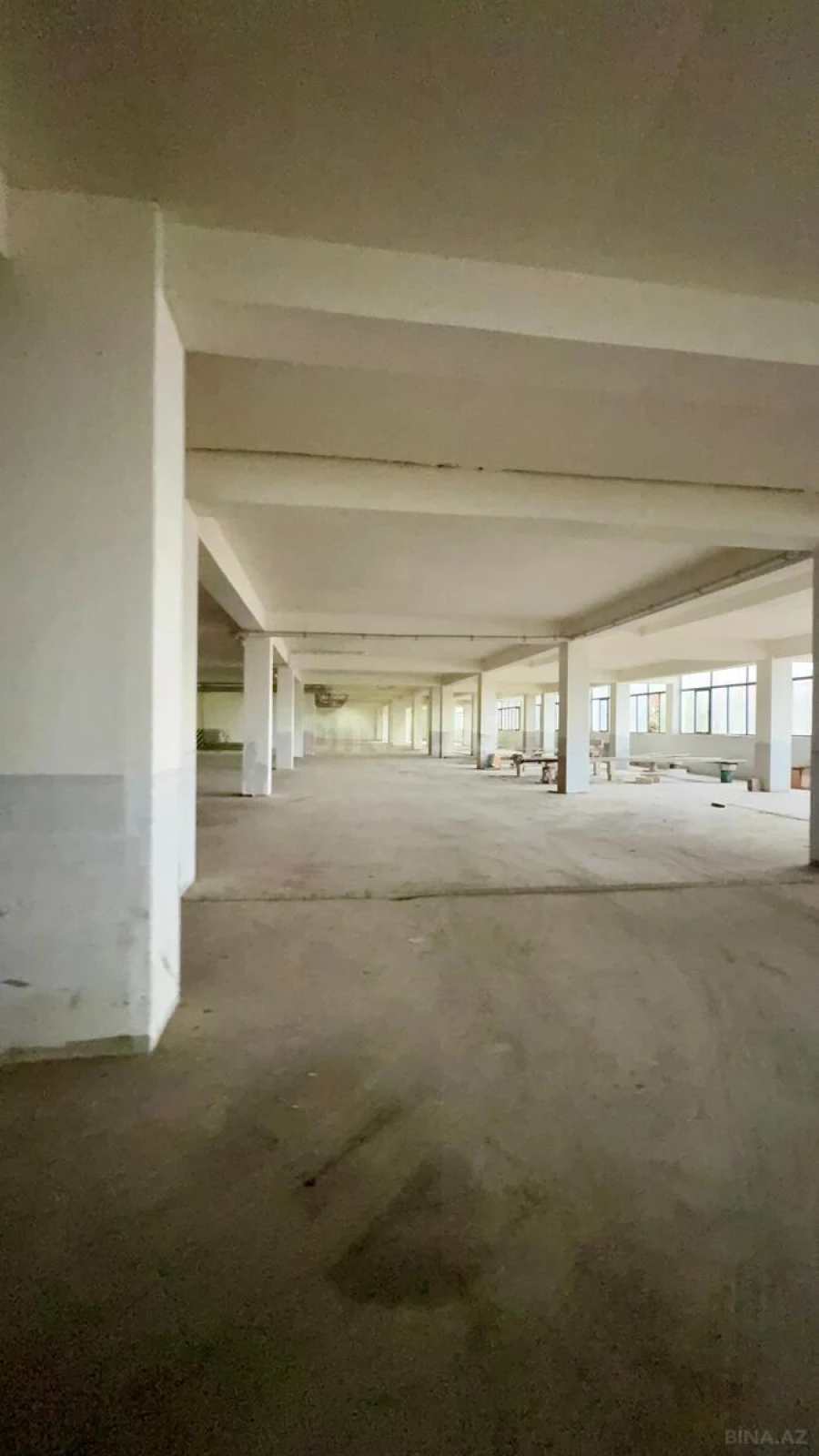 Satılır 4 otaqlı mənzil 185 m²