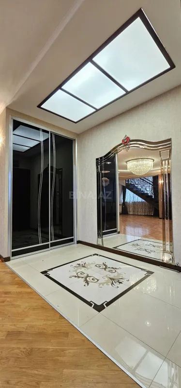 Satılır 6 otaqlı mənzil 320 m²
