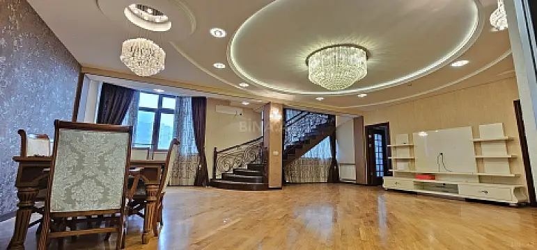 Satılır 6 otaqlı mənzil 320 m² — Bakı, Memar Əcəmi yanı 6 otaq 320.00 m²