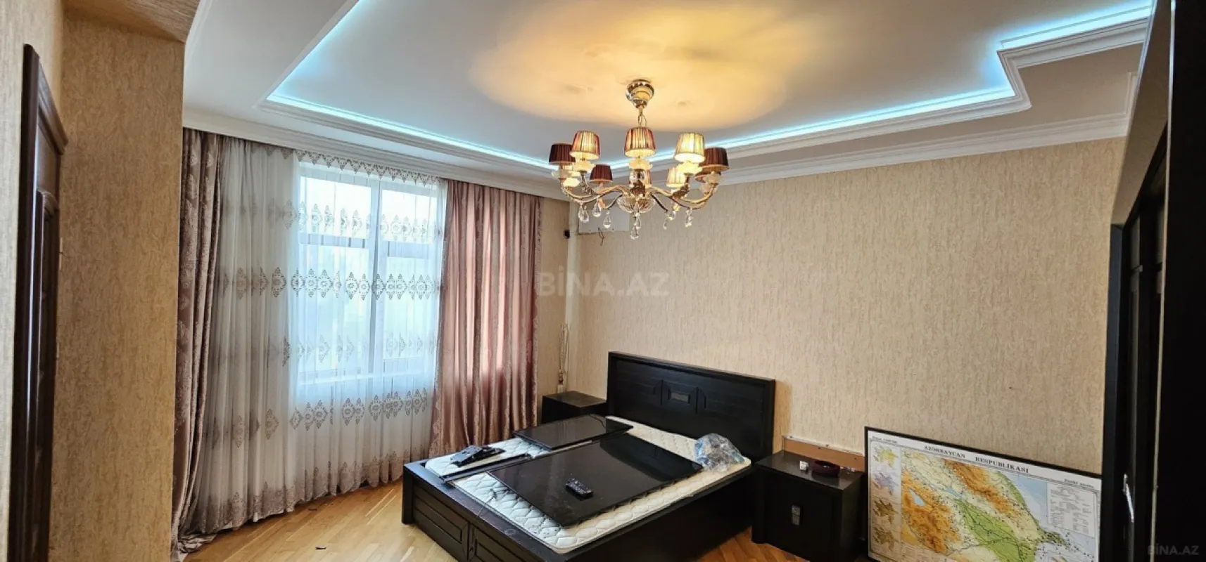 Satılır 6 otaqlı mənzil 320 m²