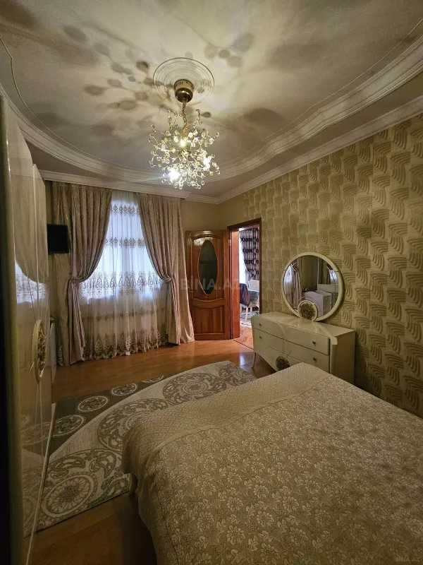 Satılır 6 otaqlı həyət evi 254.8 m²