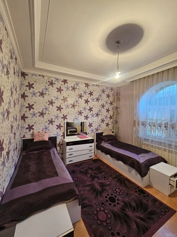 Satılır 6 otaqlı həyət evi 254.8 m²