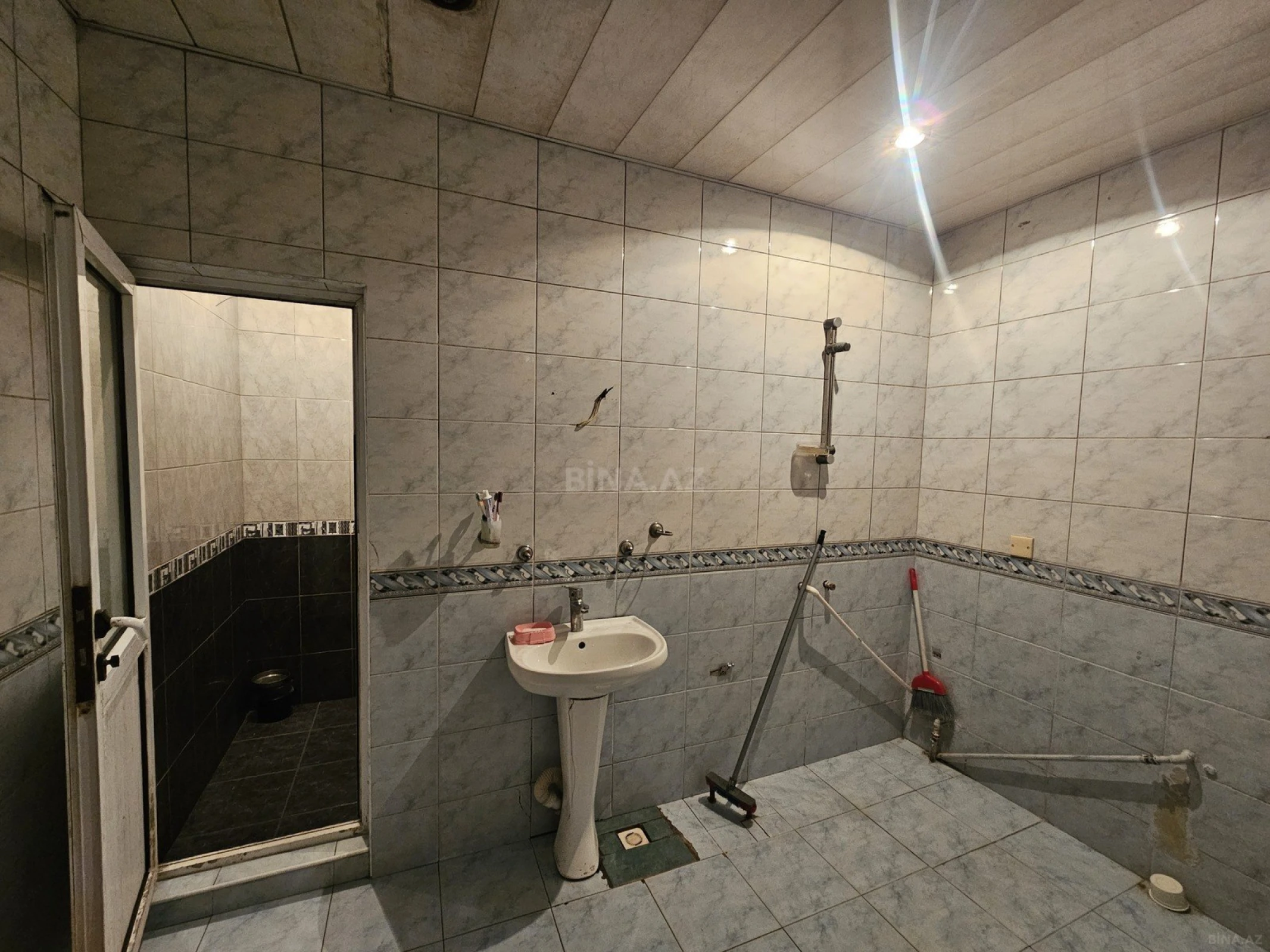 Satılır 6 otaqlı həyət evi 254.8 m²