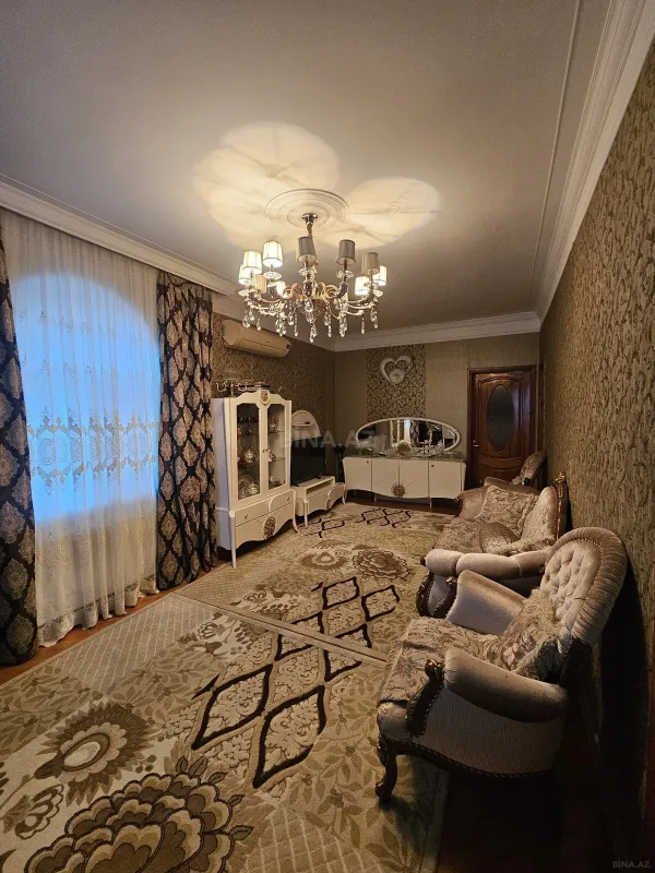 Satılır 6 otaqlı həyət evi 254.8 m²