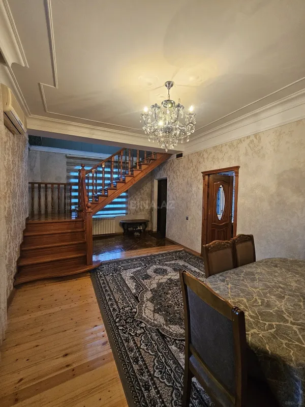 Satılır 6 otaqlı həyət evi 254.8 m²
