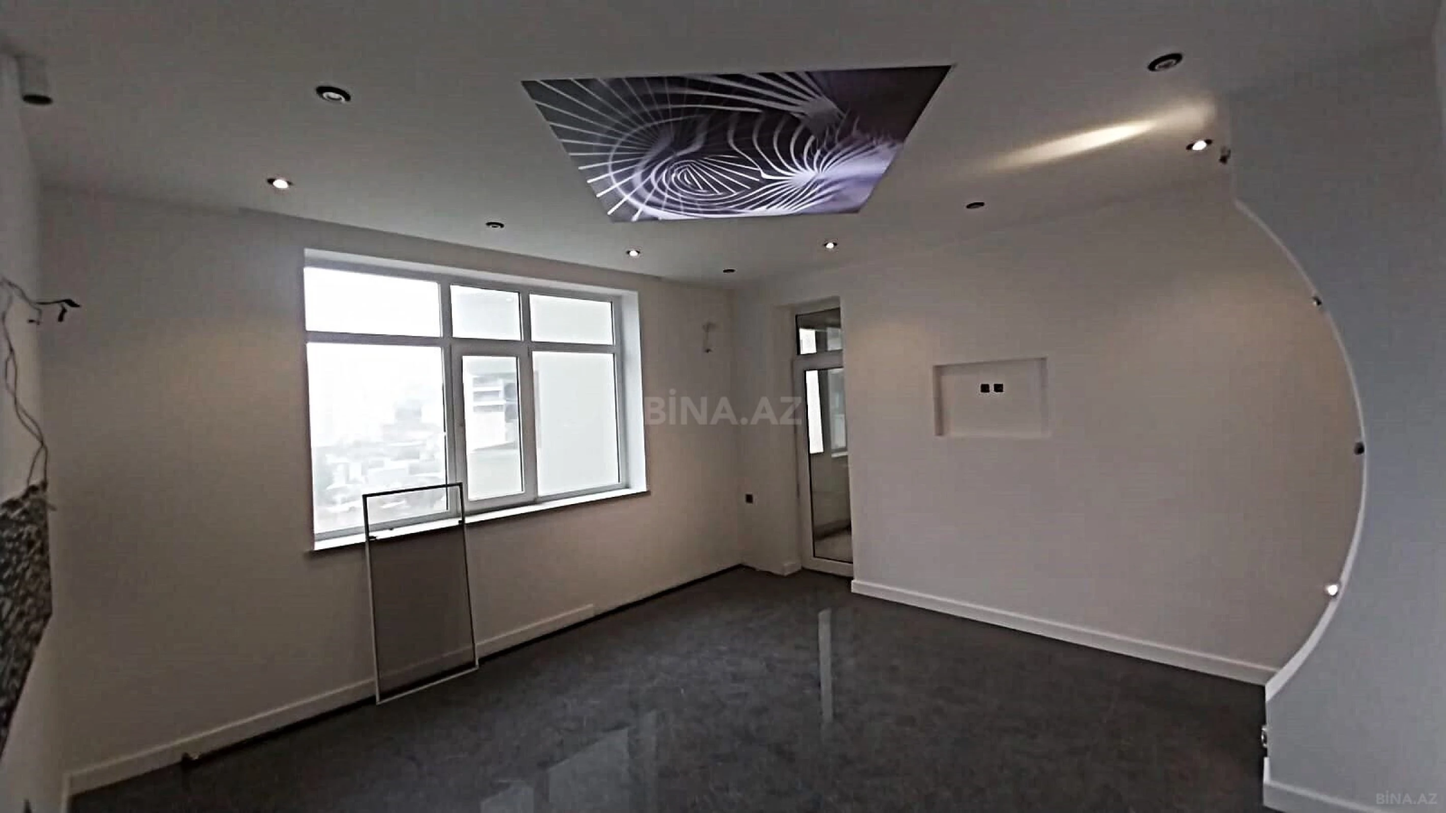 Satılır 4 otaqlı mənzil 210 m²