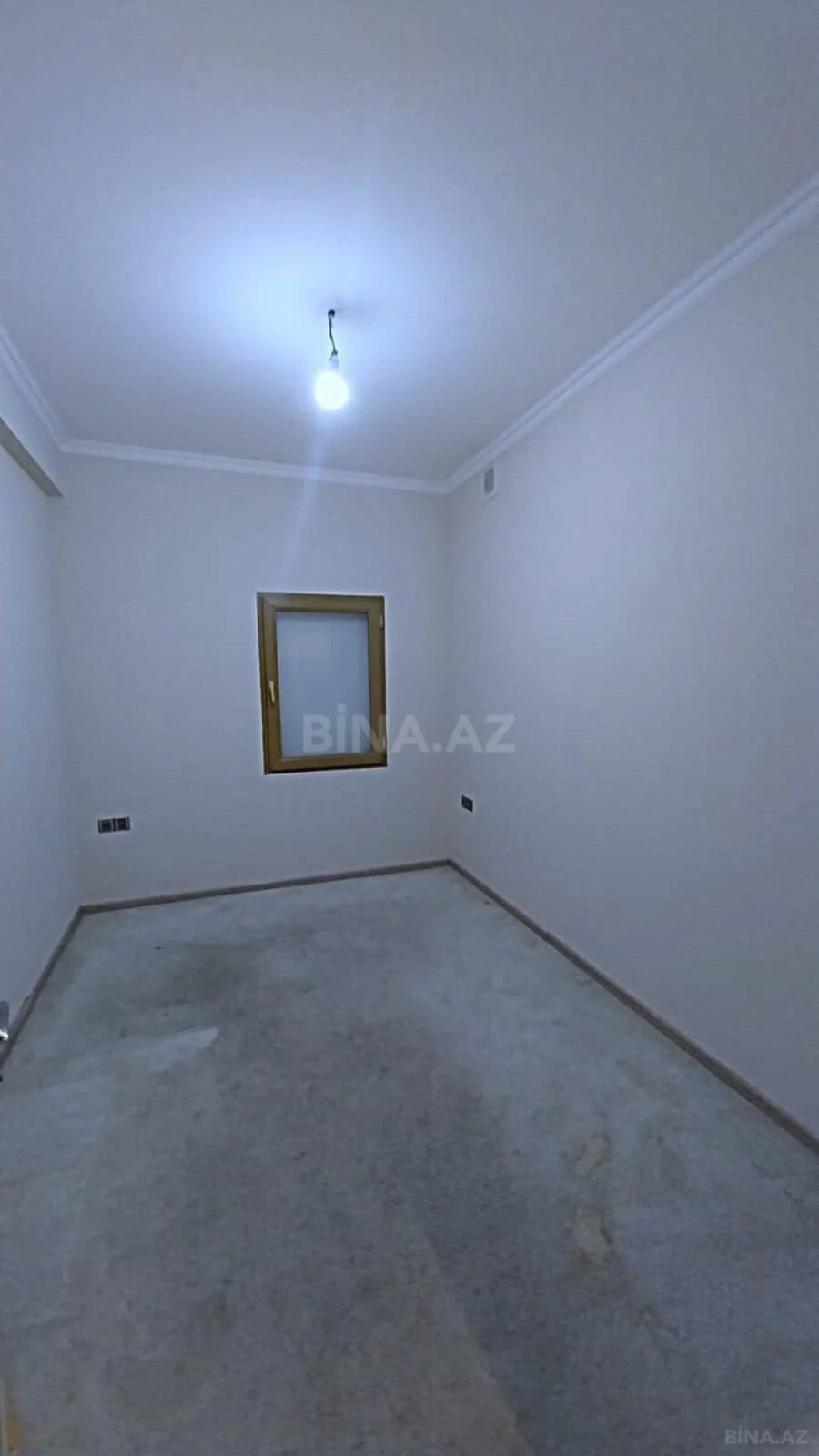 Satılır 4 otaqlı mənzil 210 m²