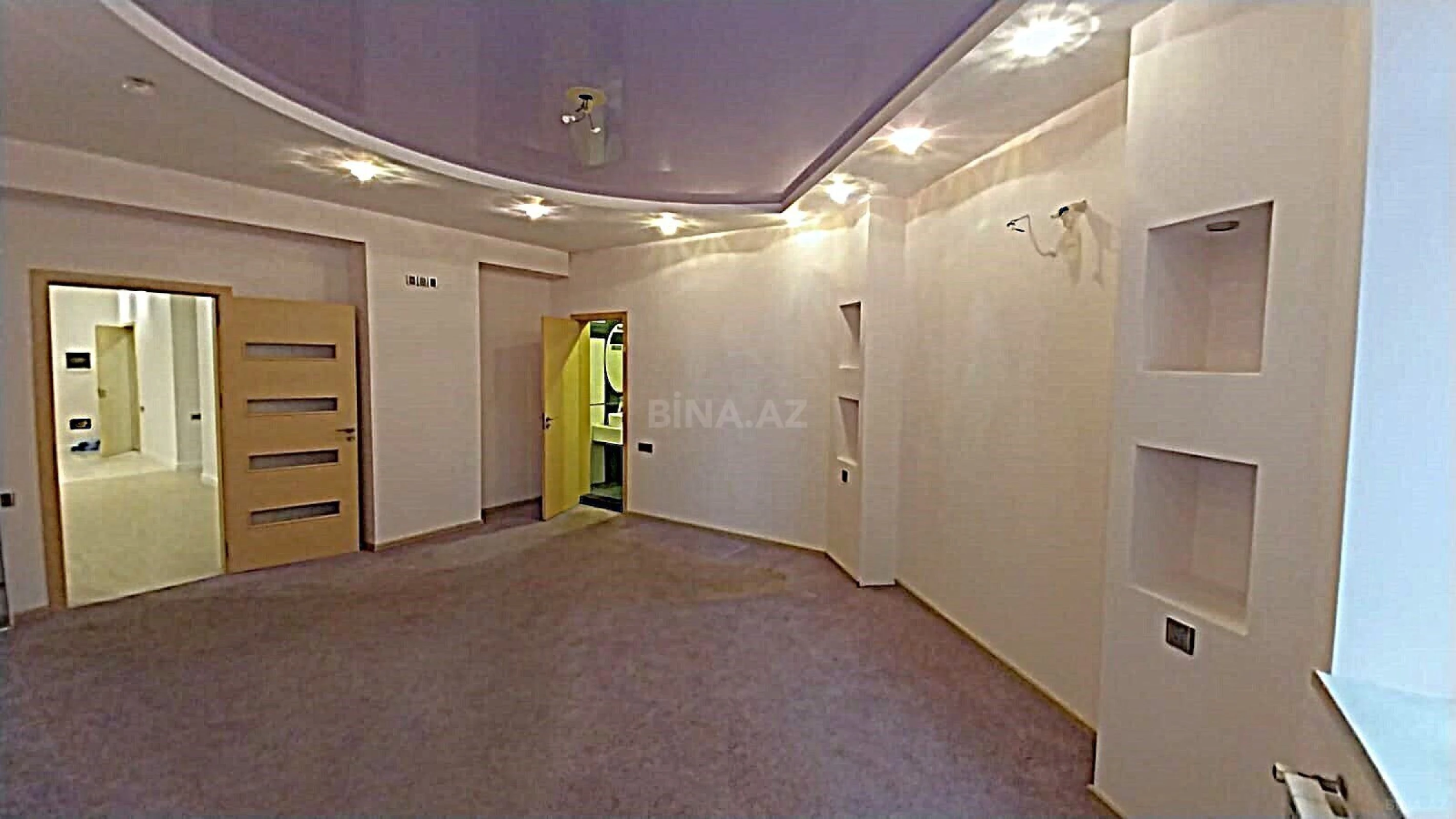 Satılır 4 otaqlı mənzil 210 m²