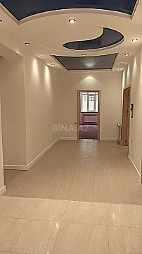Satılır 4 otaqlı mənzil 210 m²
