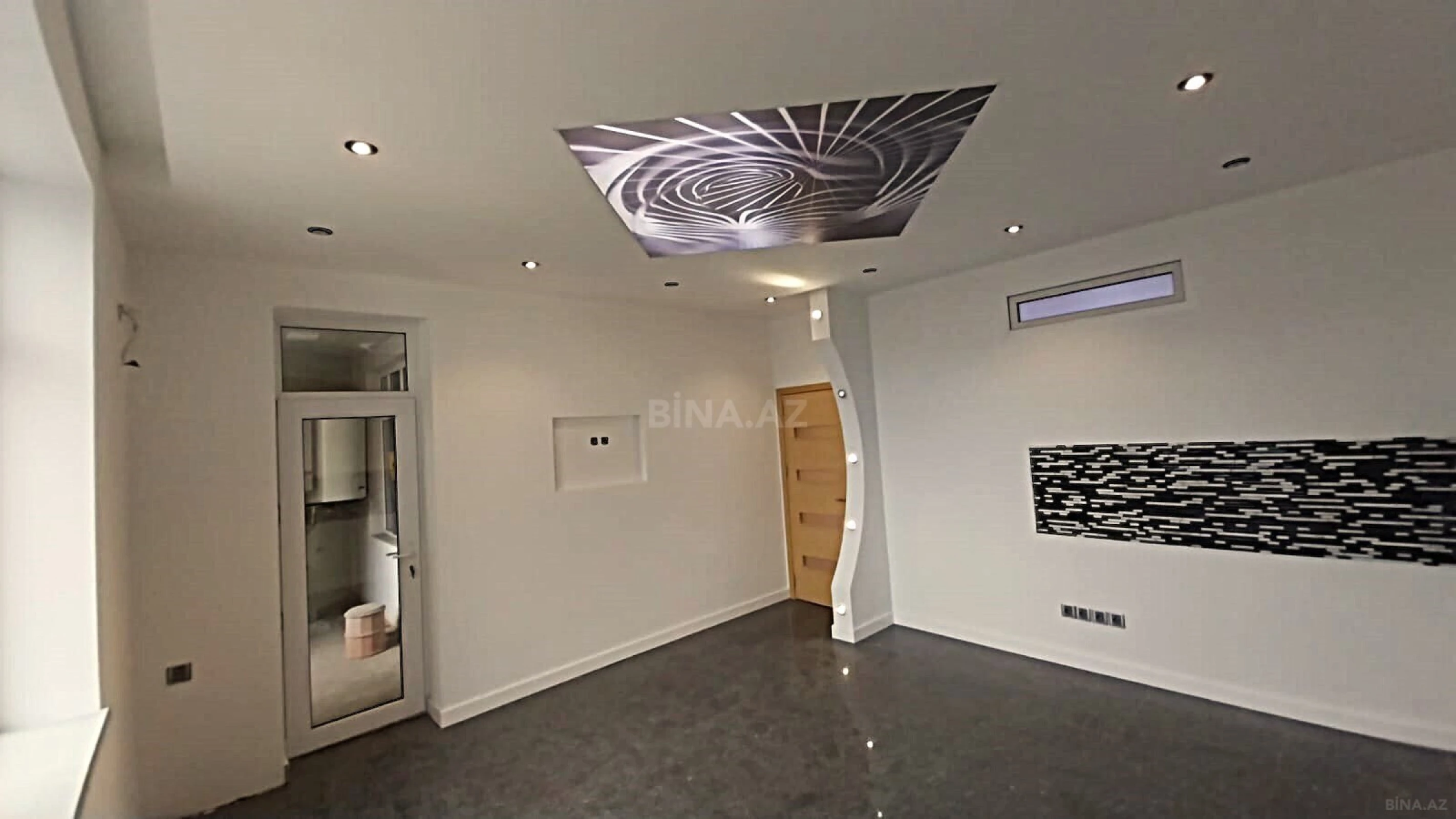 Satılır 4 otaqlı mənzil 210 m²