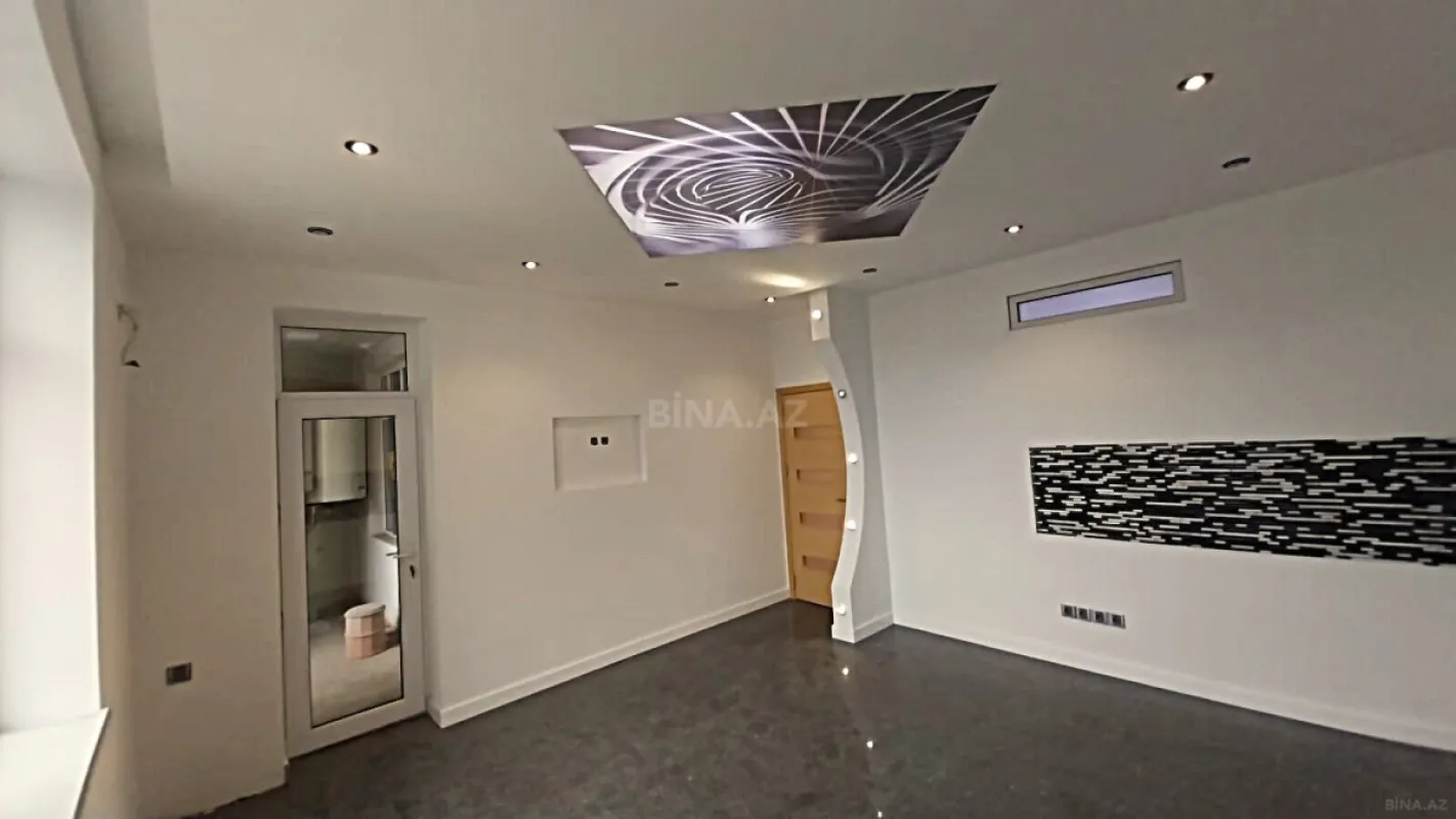 Satılır 4 otaqlı mənzil 210 m²